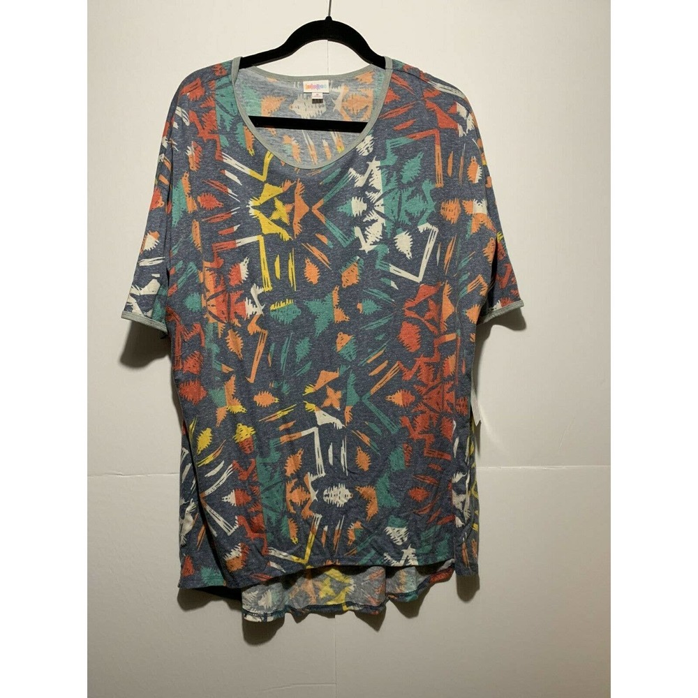Lularoe NWT Medium Irma Shirt Womens NEW
